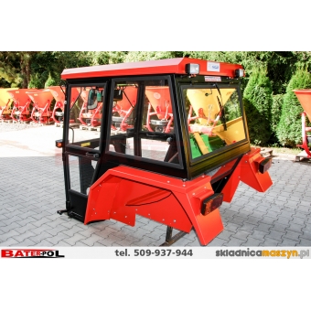 Kabina C-330 NAGLAK metalowe błotniki kanciaste + oświetlenie 